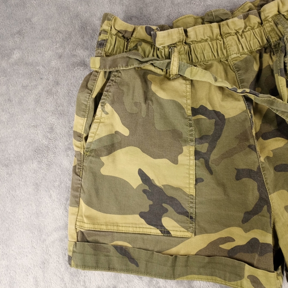 Sanctuary Standard Surplus Camo Utility Shorts Size 29 Green Military - Picture 3 of 16